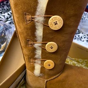 Size 7 button Triplet chestnut tall Uggs. Worn 1 time. Beautiful cond w/box